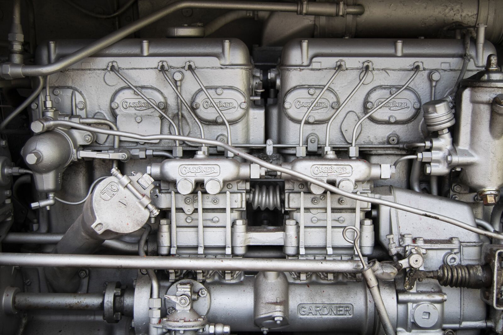Nikon D3300 sample photo. Bus engine, engine, bus photography