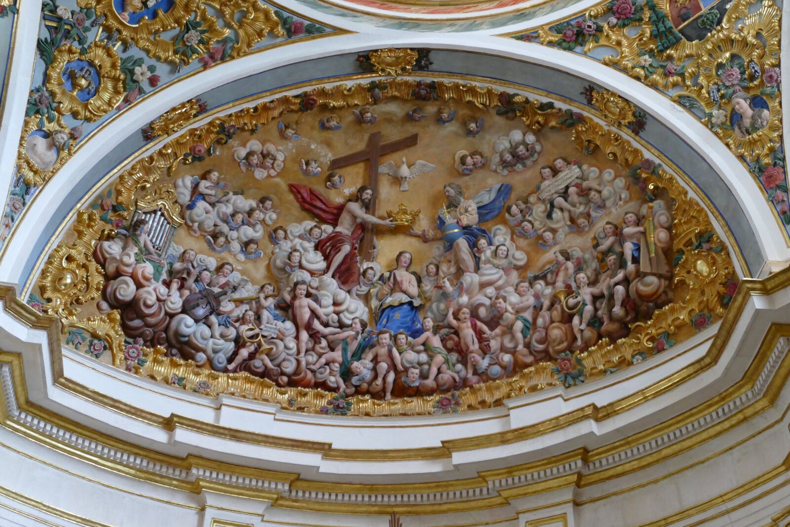 Panasonic Lumix DMC-FZ1000 sample photo. Ceiling, sculpture, jesus photography