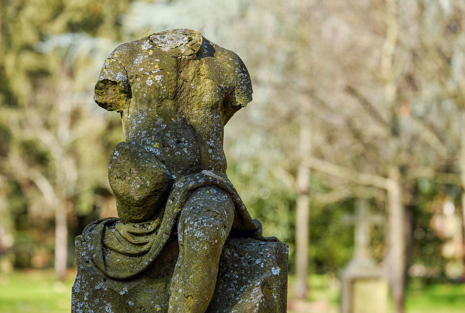 Fujifilm XF 55-200mm F3.5-4.8 R LM OIS sample photo. Cemetery, grave, tombstone photography