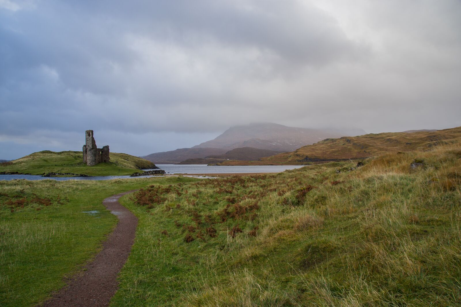 Pentax K-70 sample photo. Scotland, fog, hole photography