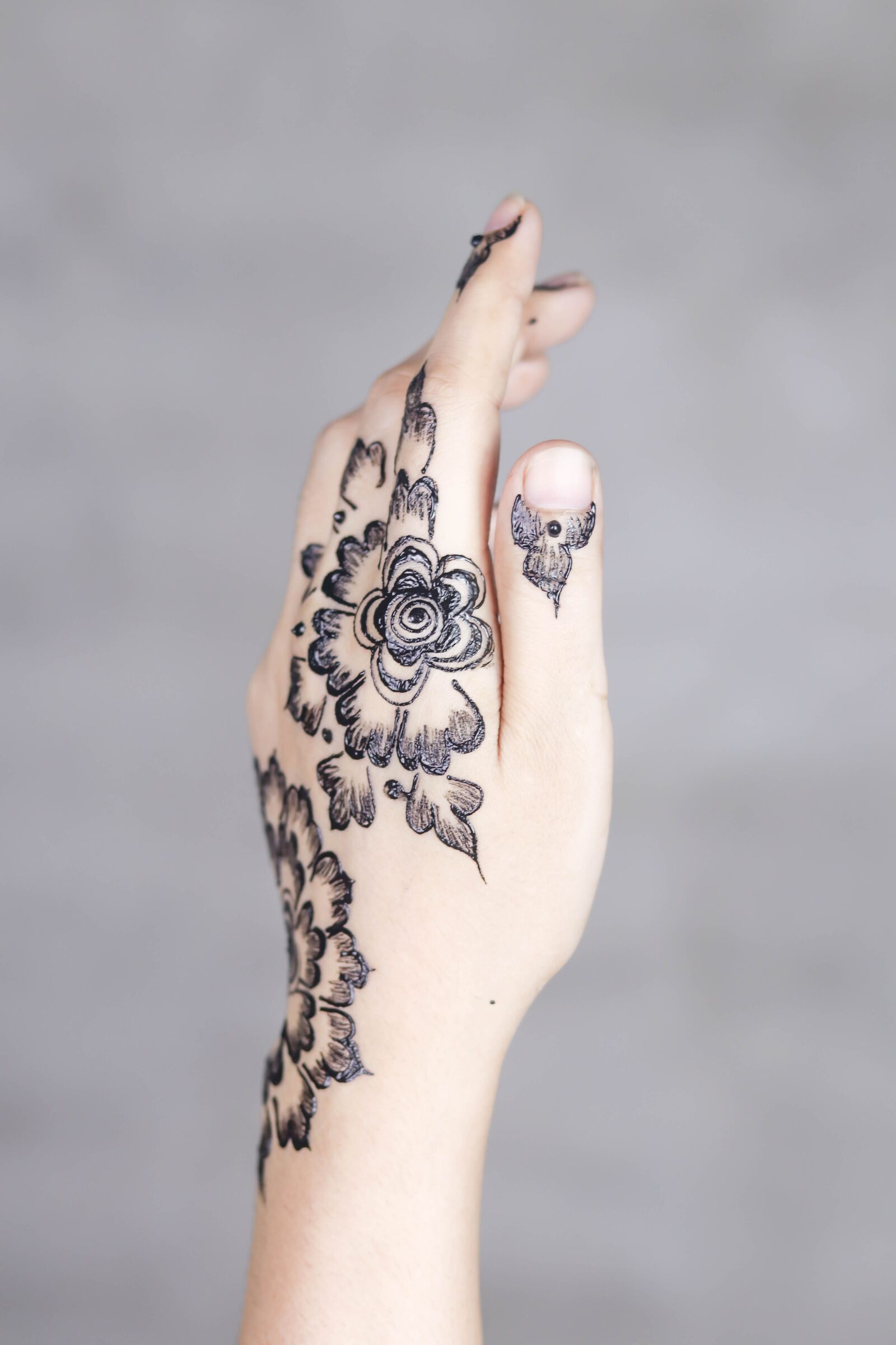 Canon EOS 80D + Canon EF 50mm F1.8 STM sample photo. Mehndi, henna, tattoo photography