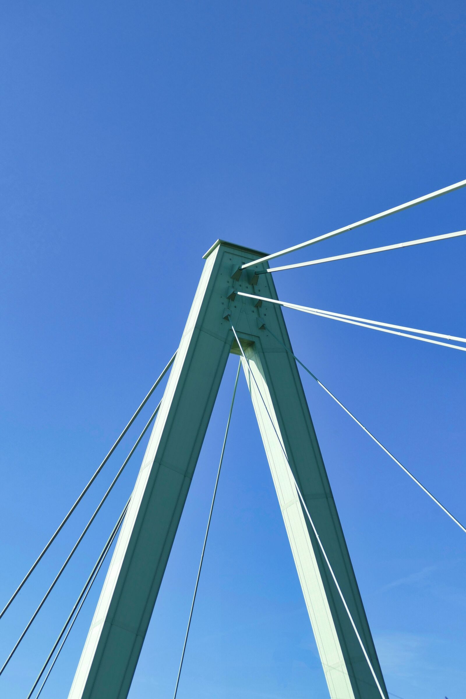 Panasonic Lumix DMC-FZ1000 sample photo. Bridge, pylon, architecture photography