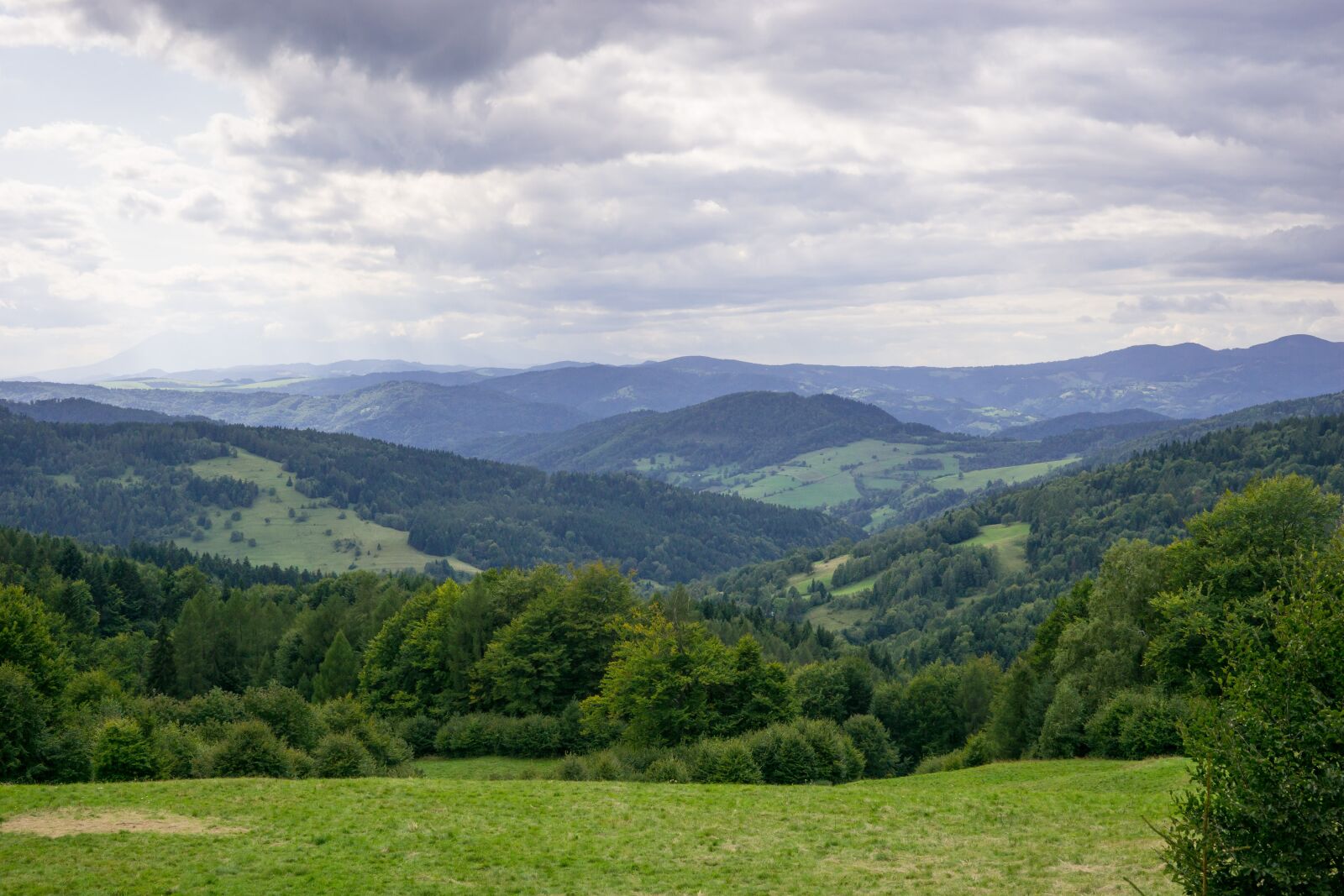Sony a6000 + Sigma 30mm F2.8 EX DN sample photo. Mountains, view, clouds photography