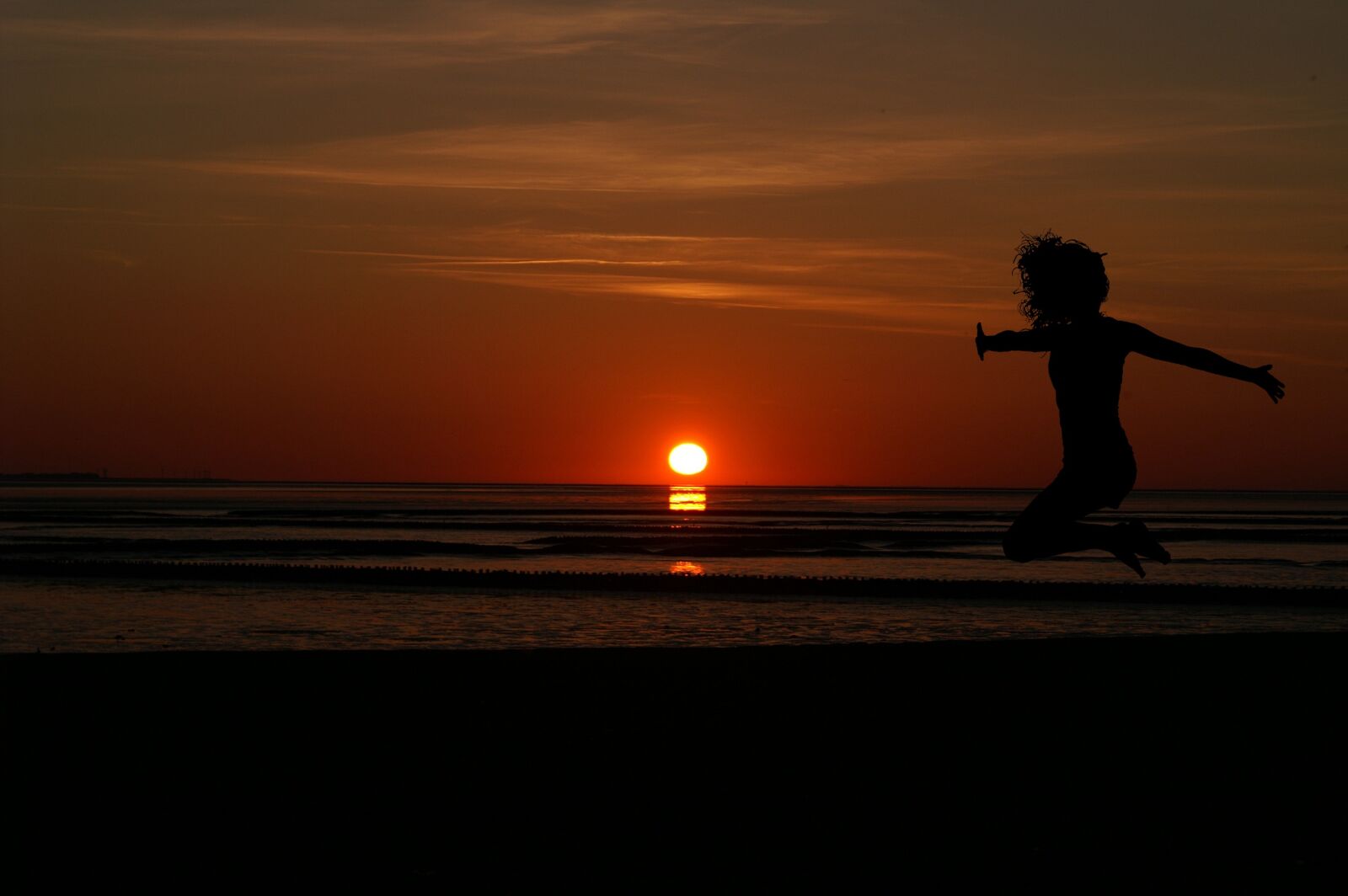KONICA MINOLTA DYNAX 7D sample photo. Sunrise, women's, beach photography