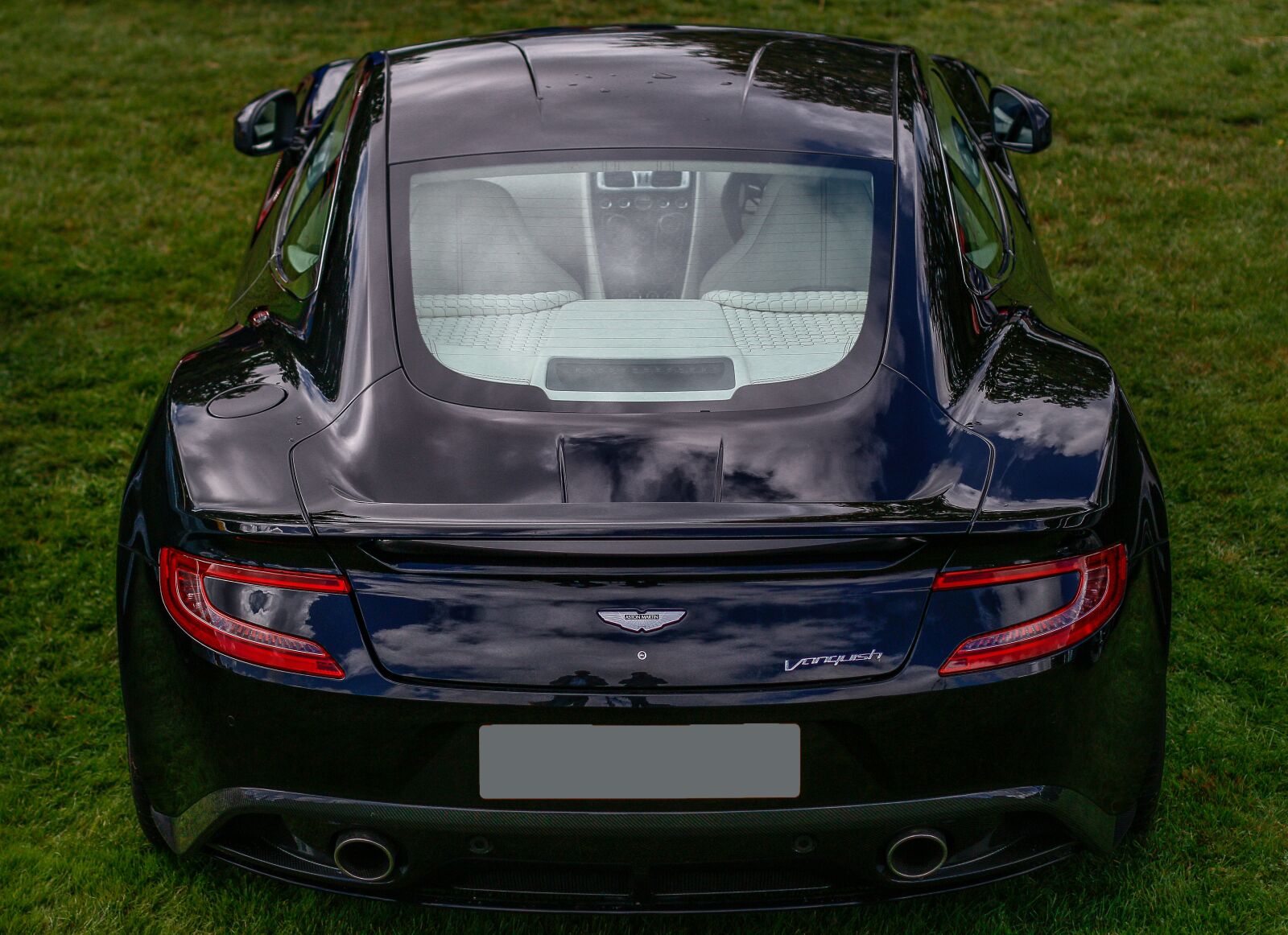 Canon EOS 70D + Canon EF 50mm F1.4 USM sample photo. Aston martin vanquish, v12 photography