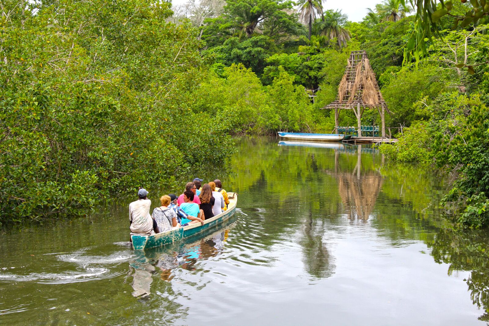 Canon EOS 600D (Rebel EOS T3i / EOS Kiss X5) sample photo. River trip, tropical, green photography