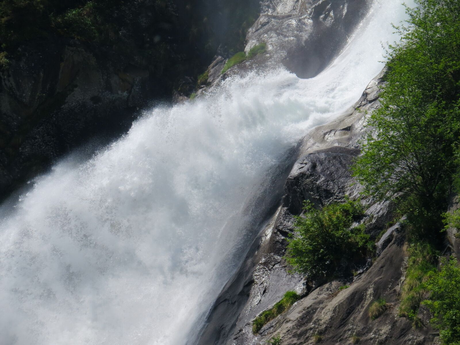 Canon PowerShot SX50 HS sample photo. Waterfall, plunge, inject photography