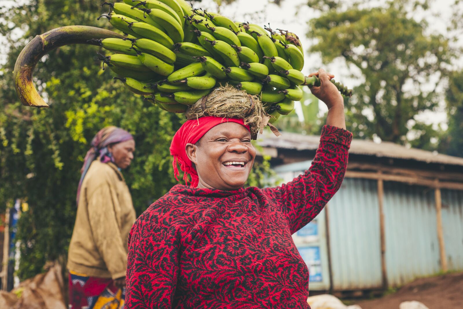Nikon D610 sample photo. Banana, woman, mom photography