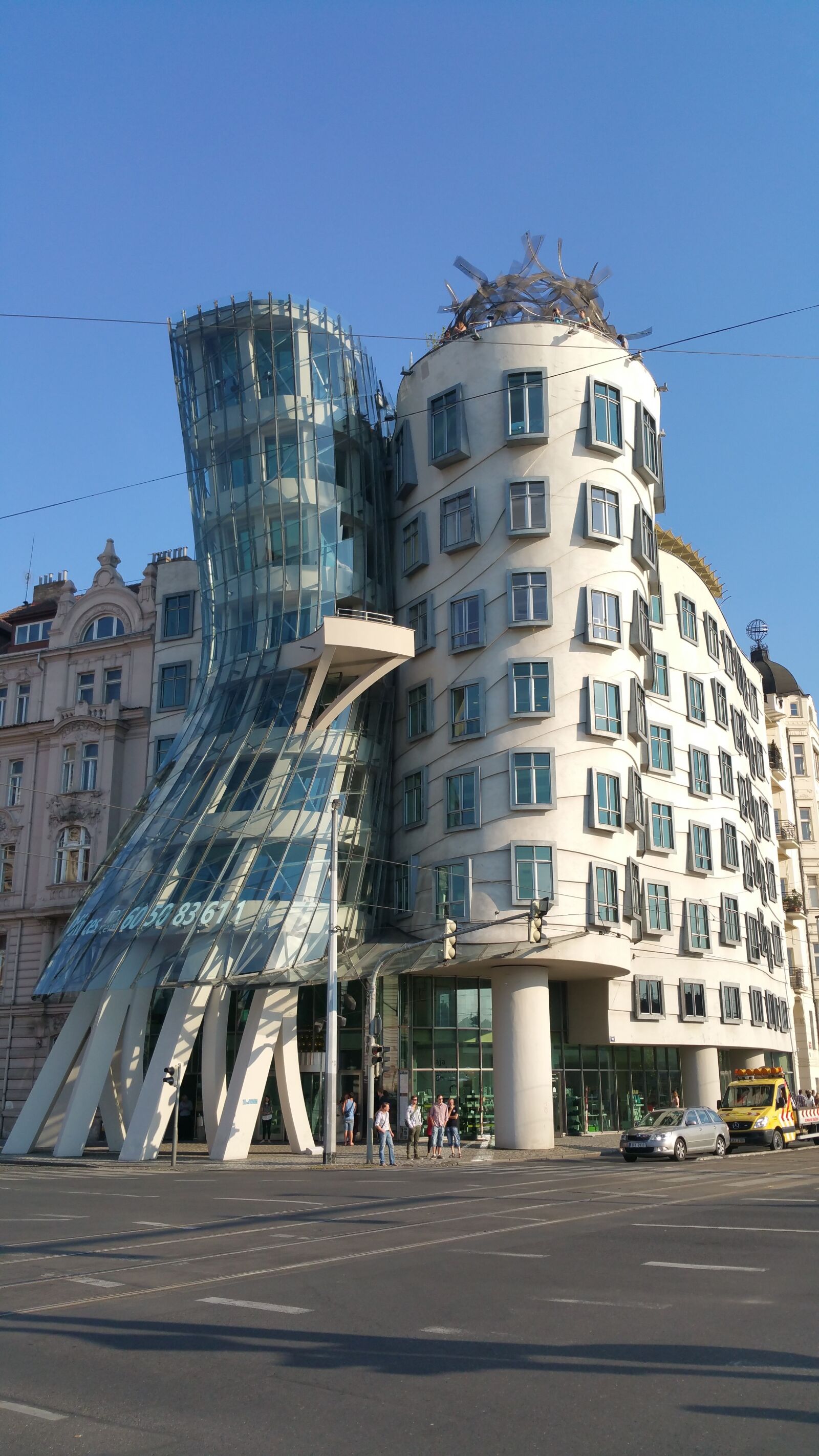 Samsung Galaxy Note4 sample photo. Prague, dancing, house photography