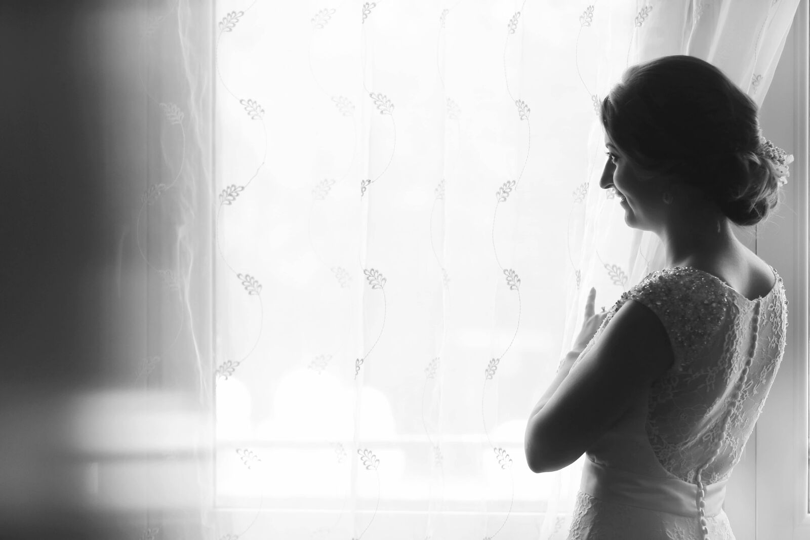 Canon EOS 5D Mark III sample photo. Black and white, curtain photography