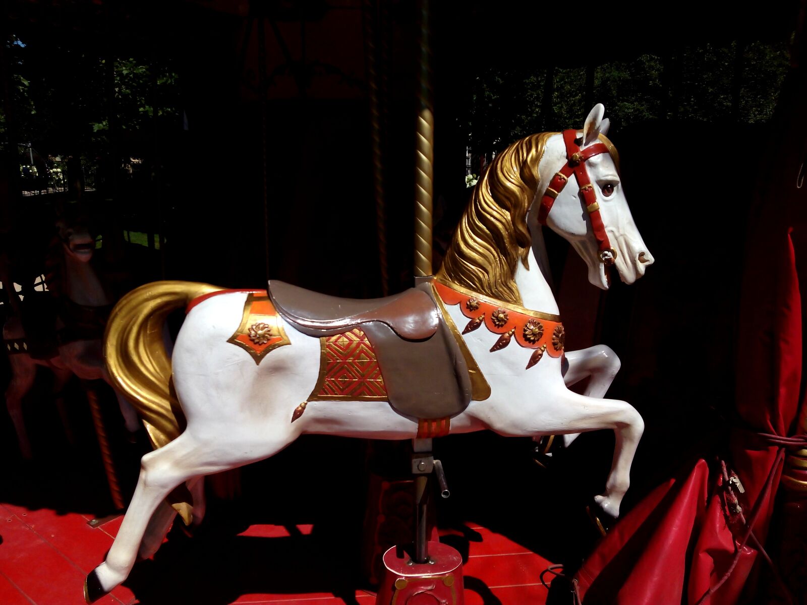 bq Aquaris E5 HD sample photo. Horse, carousel, ride photography