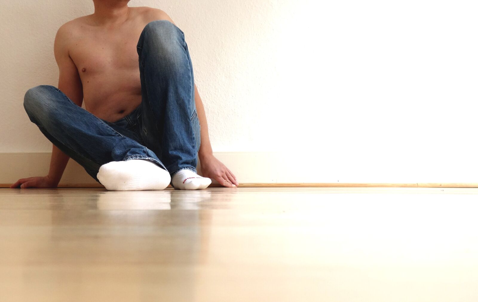 Sony Cyber-shot DSC-RX100 sample photo. Sit, man, jeans photography