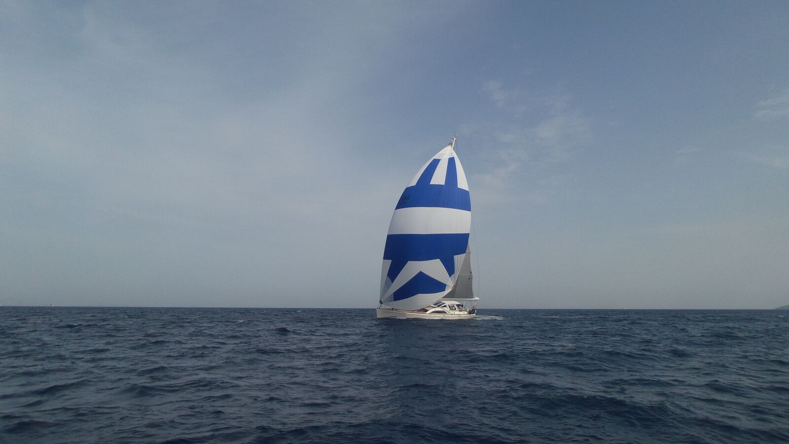 Samsung Galaxy S4 Zoom sample photo. Boat, sail, sea photography