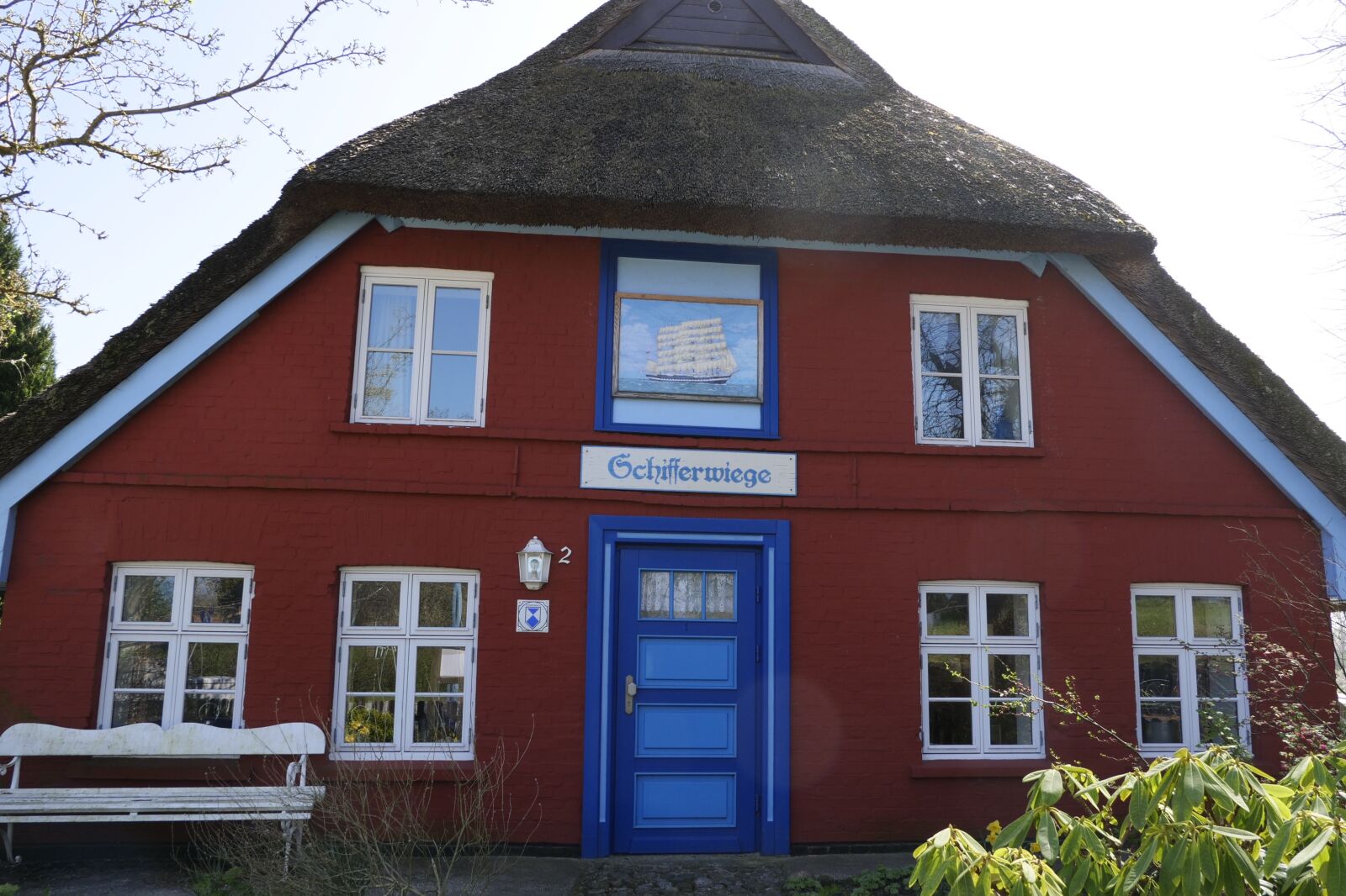 Panasonic Lumix DC-G9 sample photo. House, architecture, thatched photography