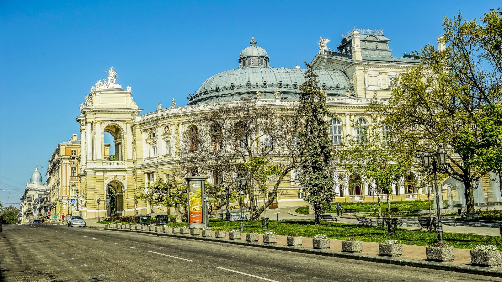 Sony Cyber-shot DSC-RX100 sample photo. Odessa, theatre, road photography