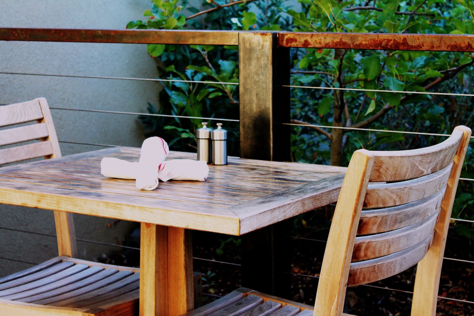 Canon EOS 1100D (EOS Rebel T3 / EOS Kiss X50) sample photo. Patio table, outdoor seating photography