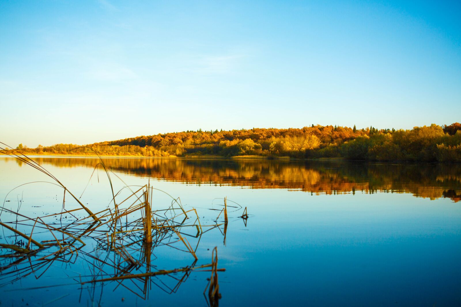 Canon EOS 5D Mark III sample photo. Lake, sky, autumn photography