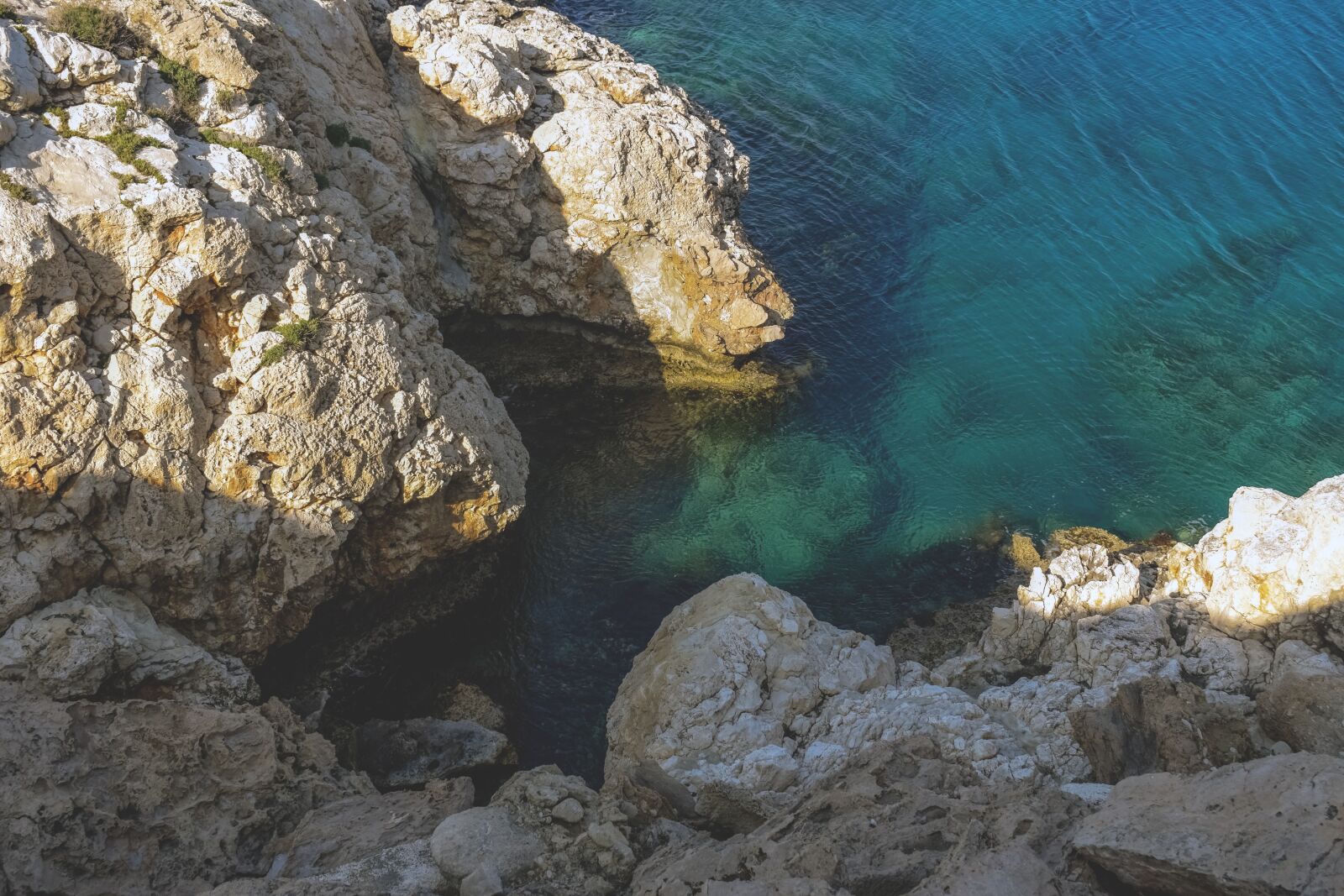 Nikon D3300 sample photo. Rocky coast, landscape, sea photography