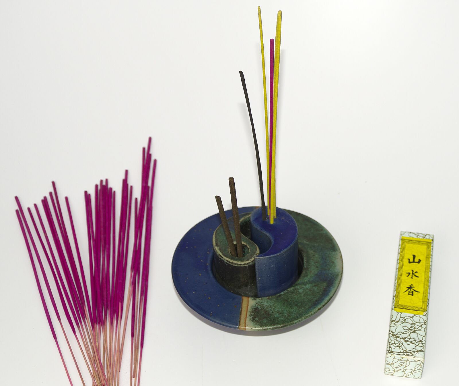 Panasonic Lumix DMC-FZ1000 sample photo. Incense, smoked, smoking photography