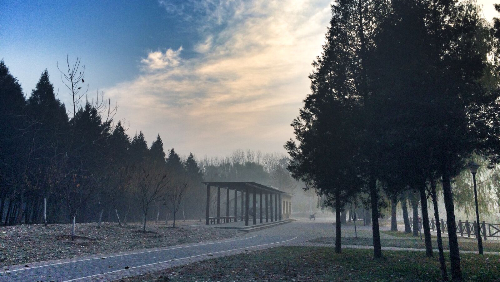 iPhone 5s back camera 4.15mm f/2.2 sample photo. Beijing, winter photography