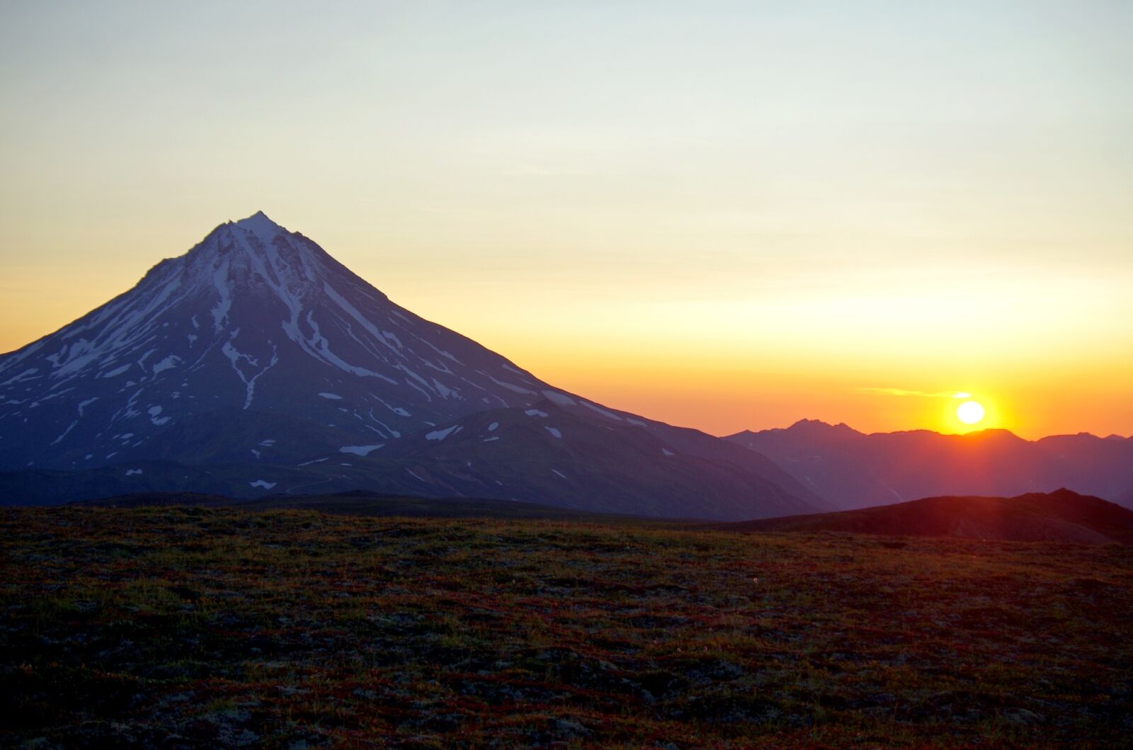 Pentax K-5 sample photo. Sunrise, dawn, volcano photography