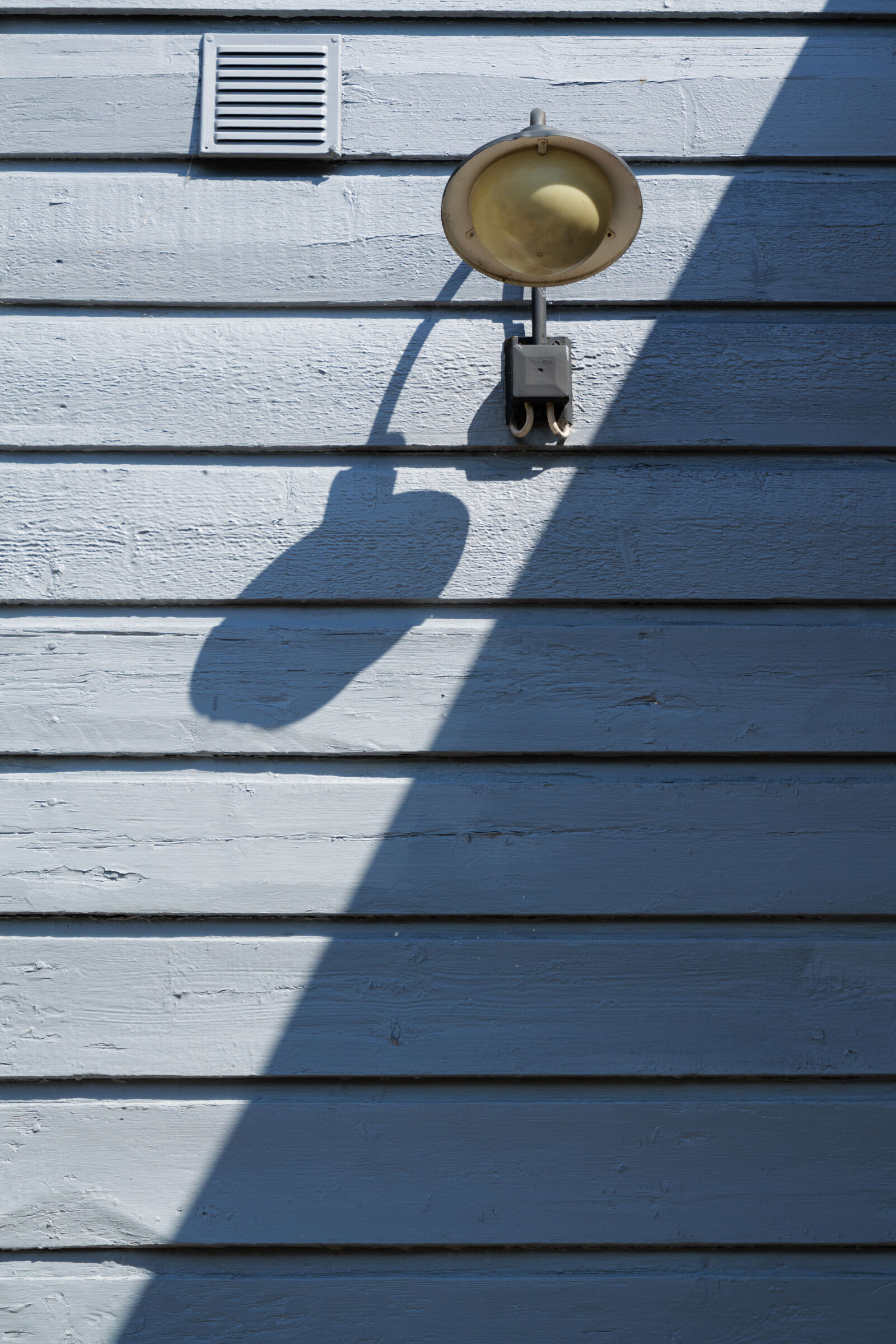Panasonic Lumix DC-G9 II sample photo. Shadow light photography