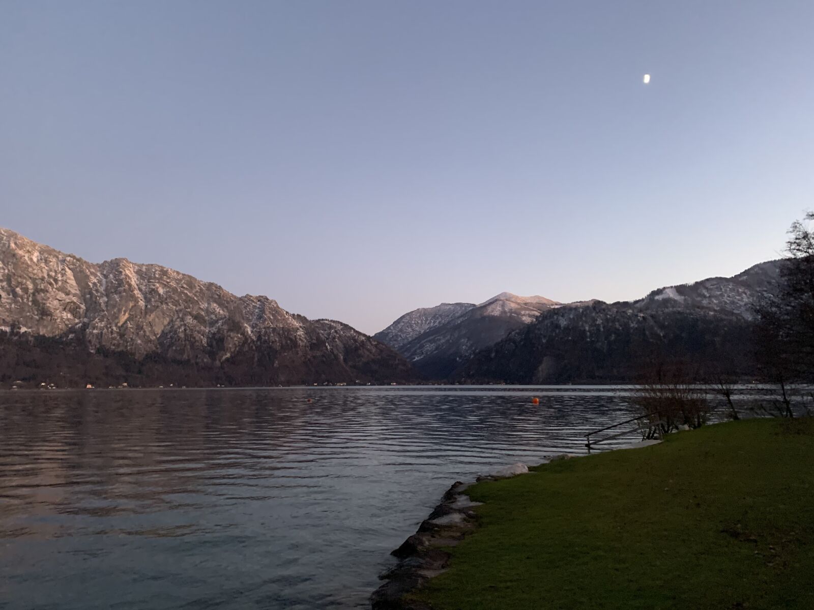 Apple iPhone XR sample photo. Attersee, lake, diving photography