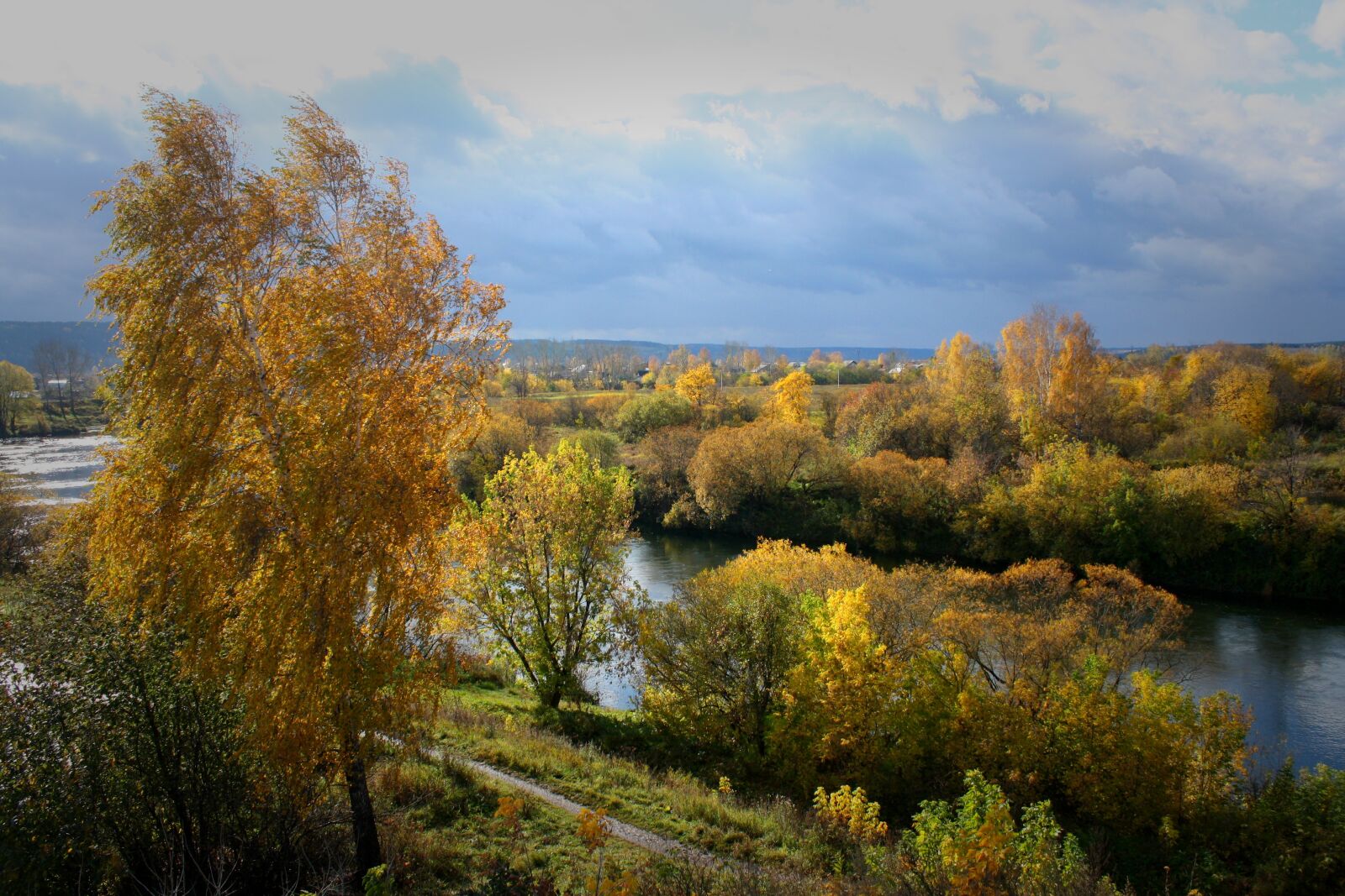 Canon EOS 1000D (EOS Digital Rebel XS / EOS Kiss F) sample photo. Autumn, ural, russia photography