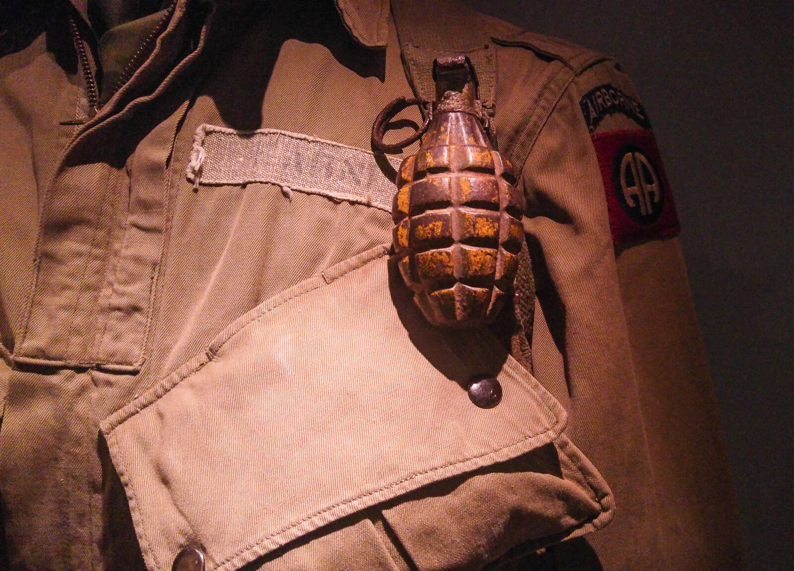 LG G4 sample photo. Grenade, military, war photography
