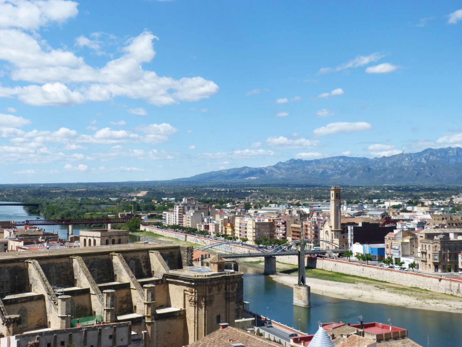 Panasonic DMC-FZ62 sample photo. Tortosa, catalunya, ebro river photography