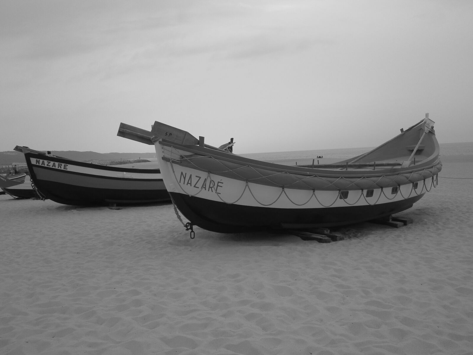 Canon IXUS 182 sample photo. Two, nazare, boat photography