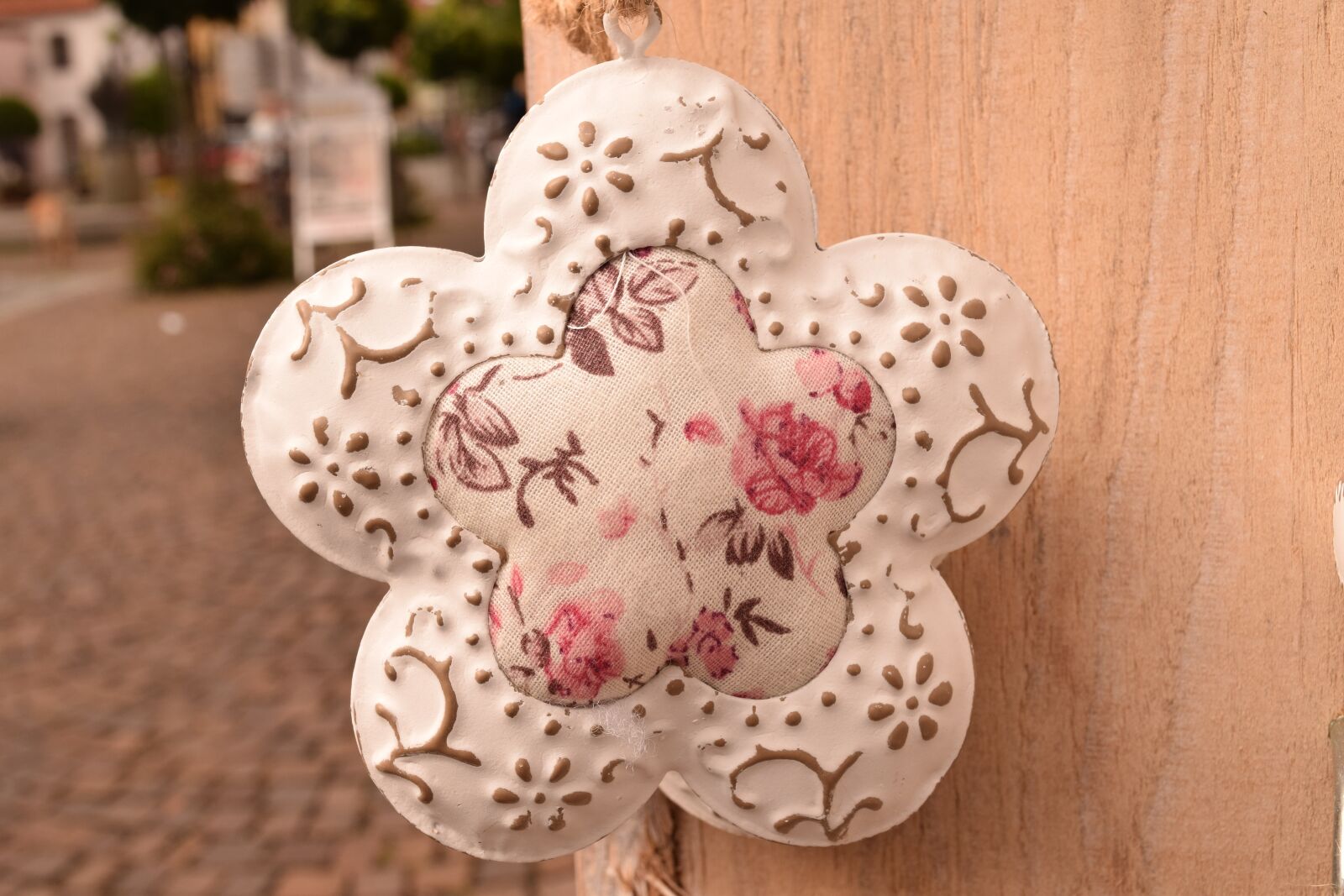 Nikon D3300 sample photo. Decoration, market, artist market photography