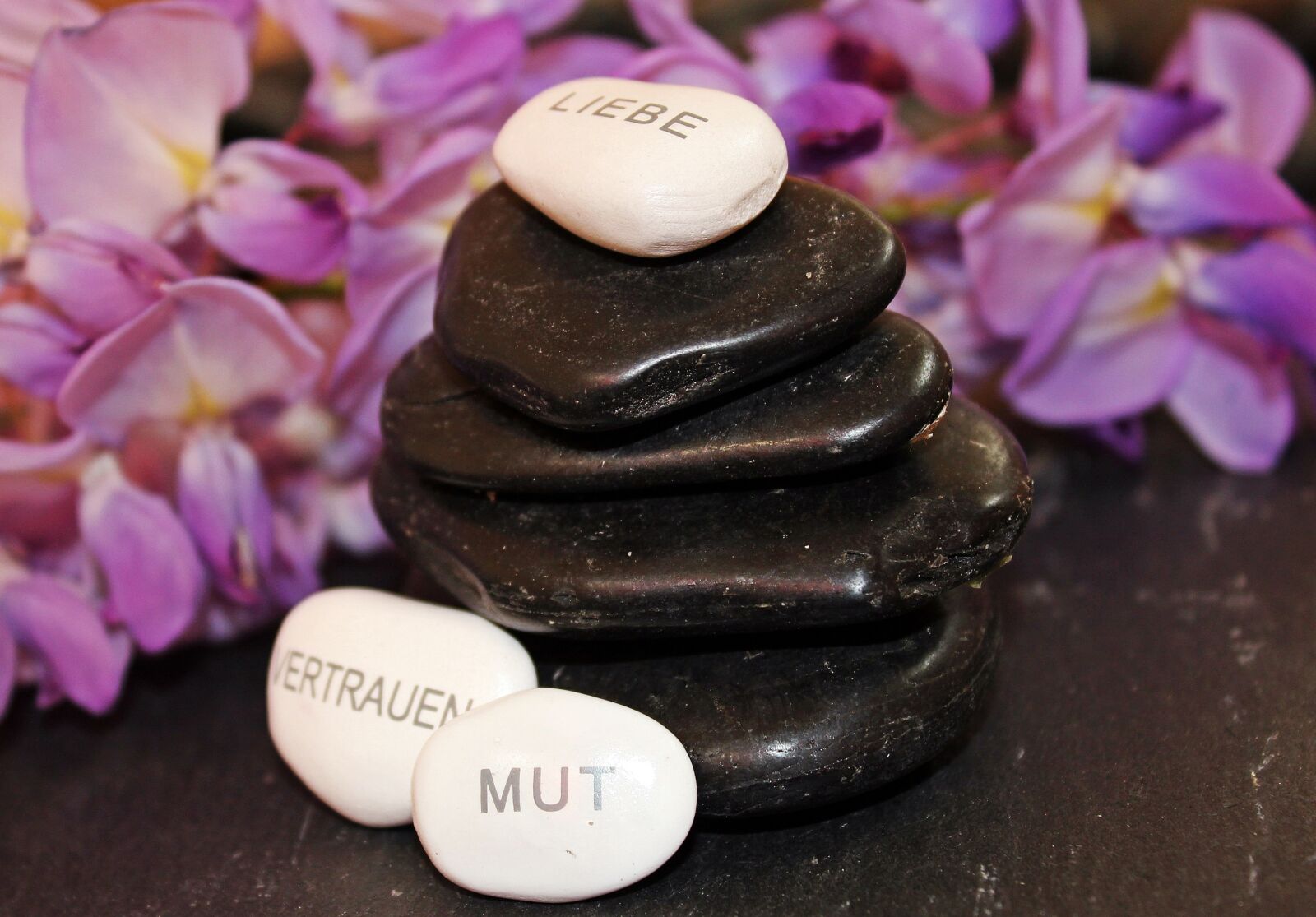Canon EOS 550D (EOS Rebel T2i / EOS Kiss X4) sample photo. Balance, meditation, stones photography
