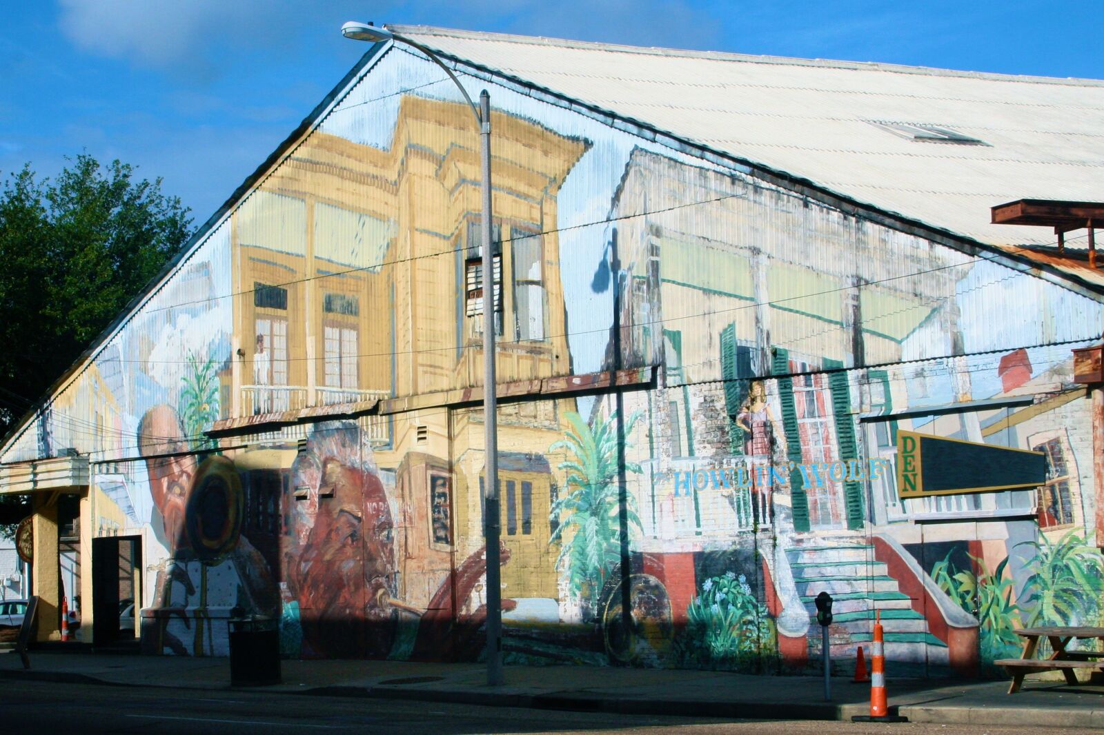 Canon EOS 350D (EOS Digital Rebel XT / EOS Kiss Digital N) sample photo. French, quarter, graffiti, new photography