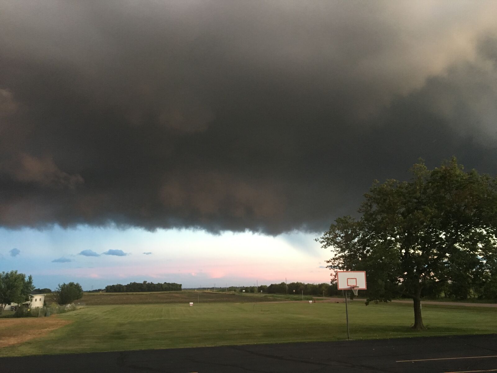 Apple iPhone 6s sample photo. Sky, menacing, clouds photography