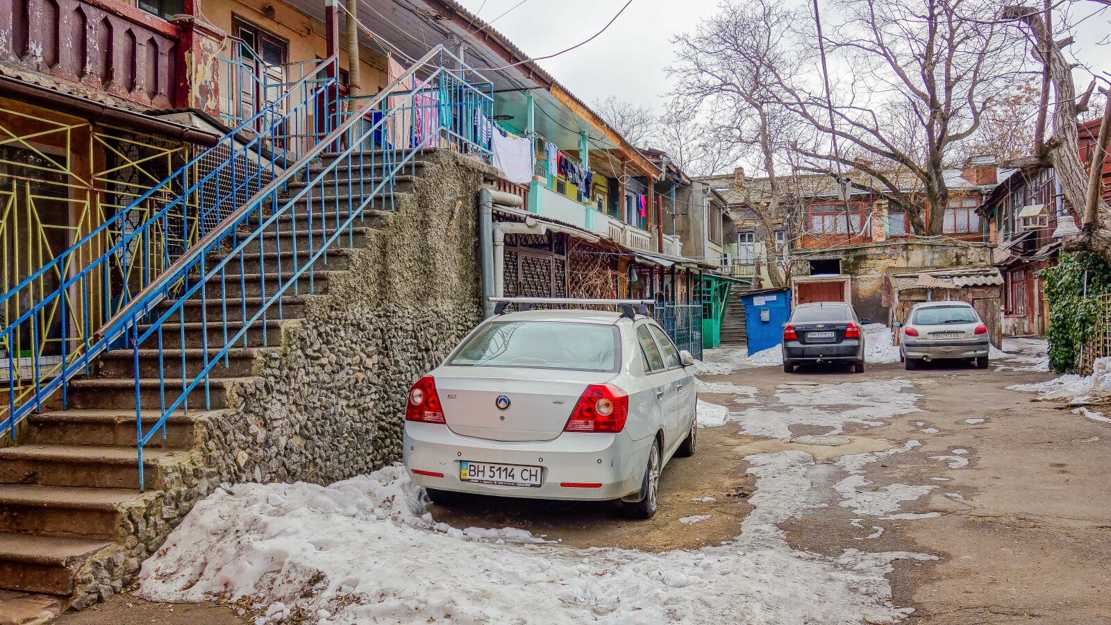 Sony Cyber-shot DSC-RX100 sample photo. Odessa, ladder, yard photography