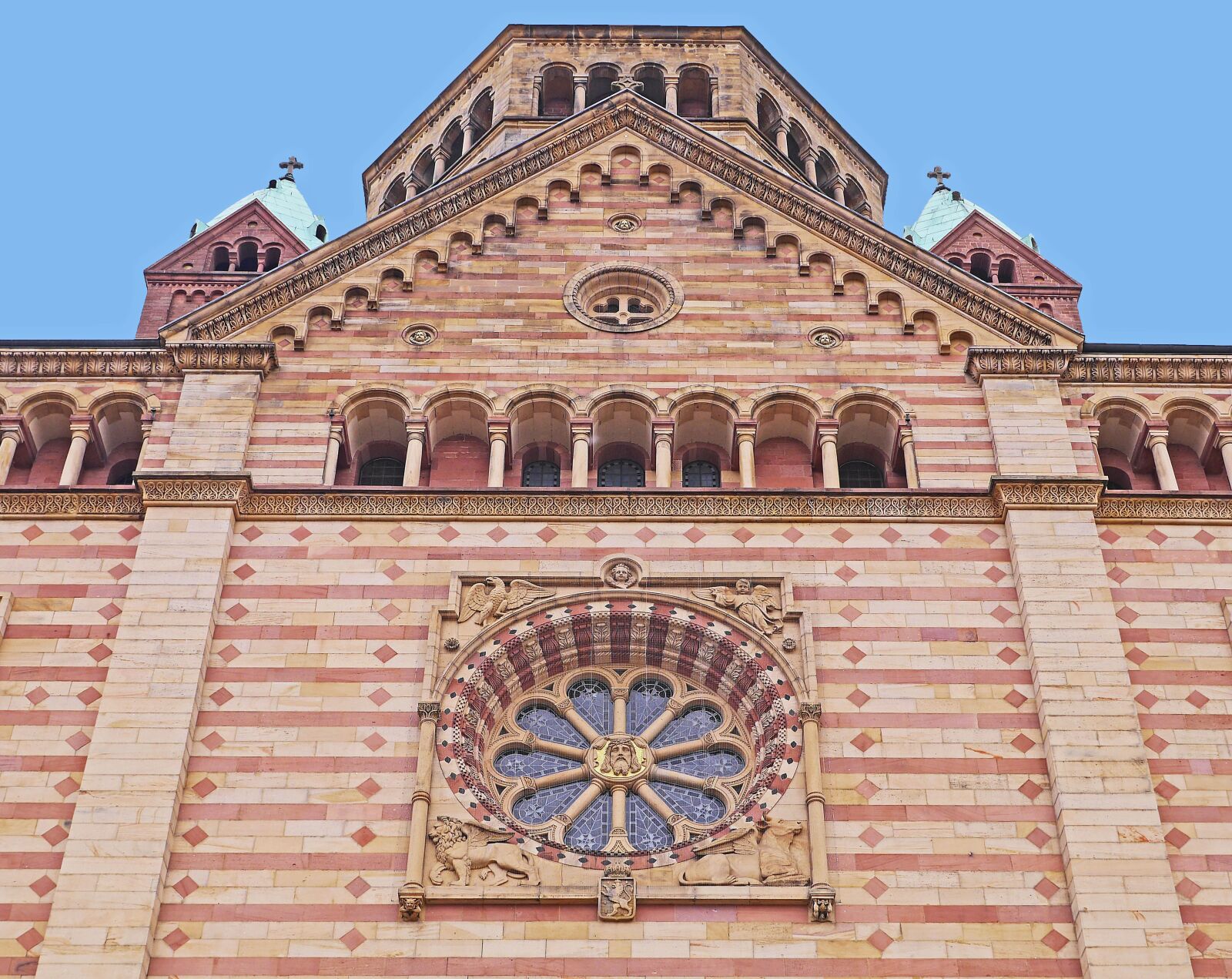 Panasonic Lumix DMC-GH3 sample photo. Speyer, dom, facade photography