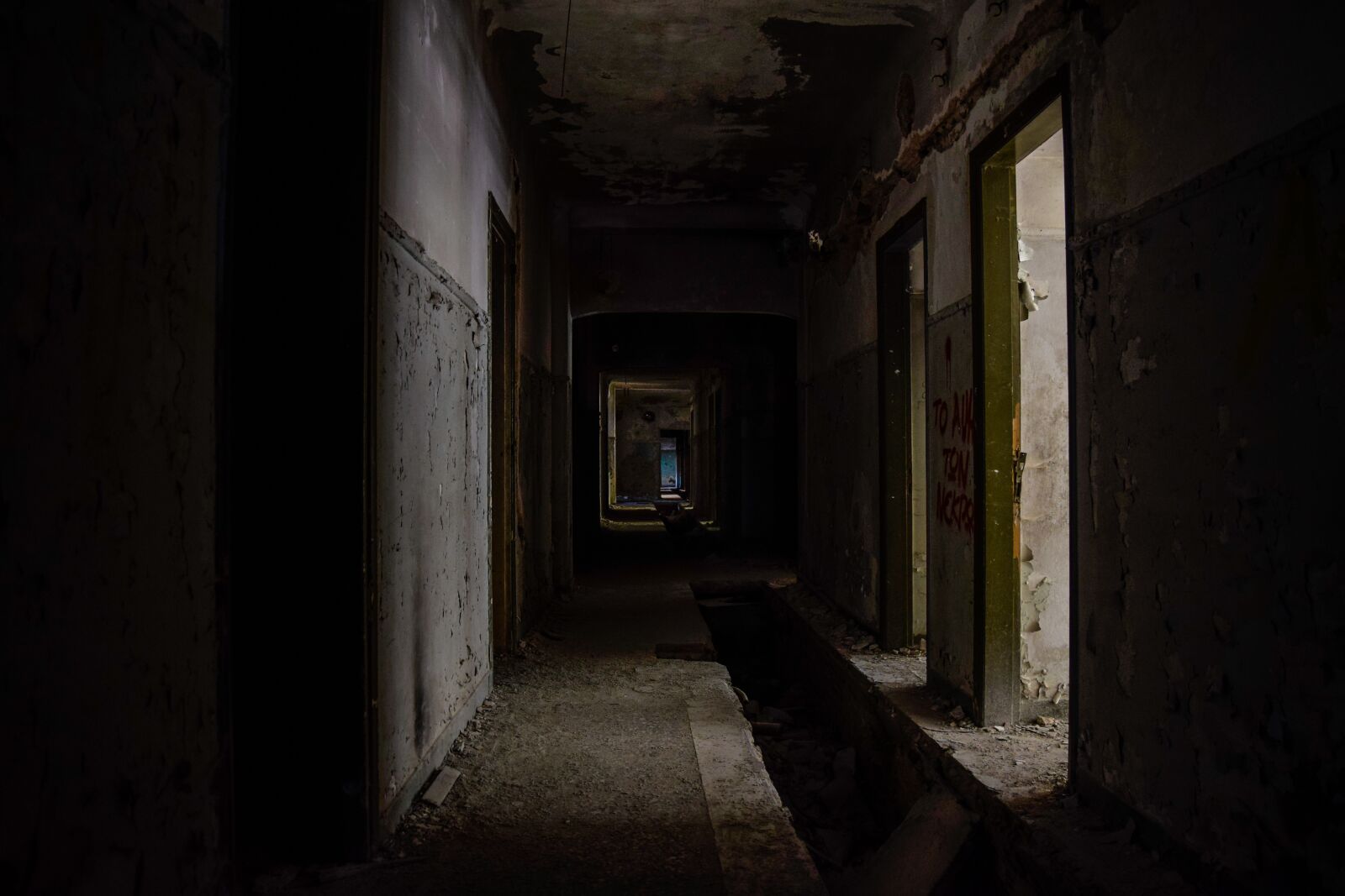 Nikon D5300 sample photo. Decay, urbex, abandoned photography
