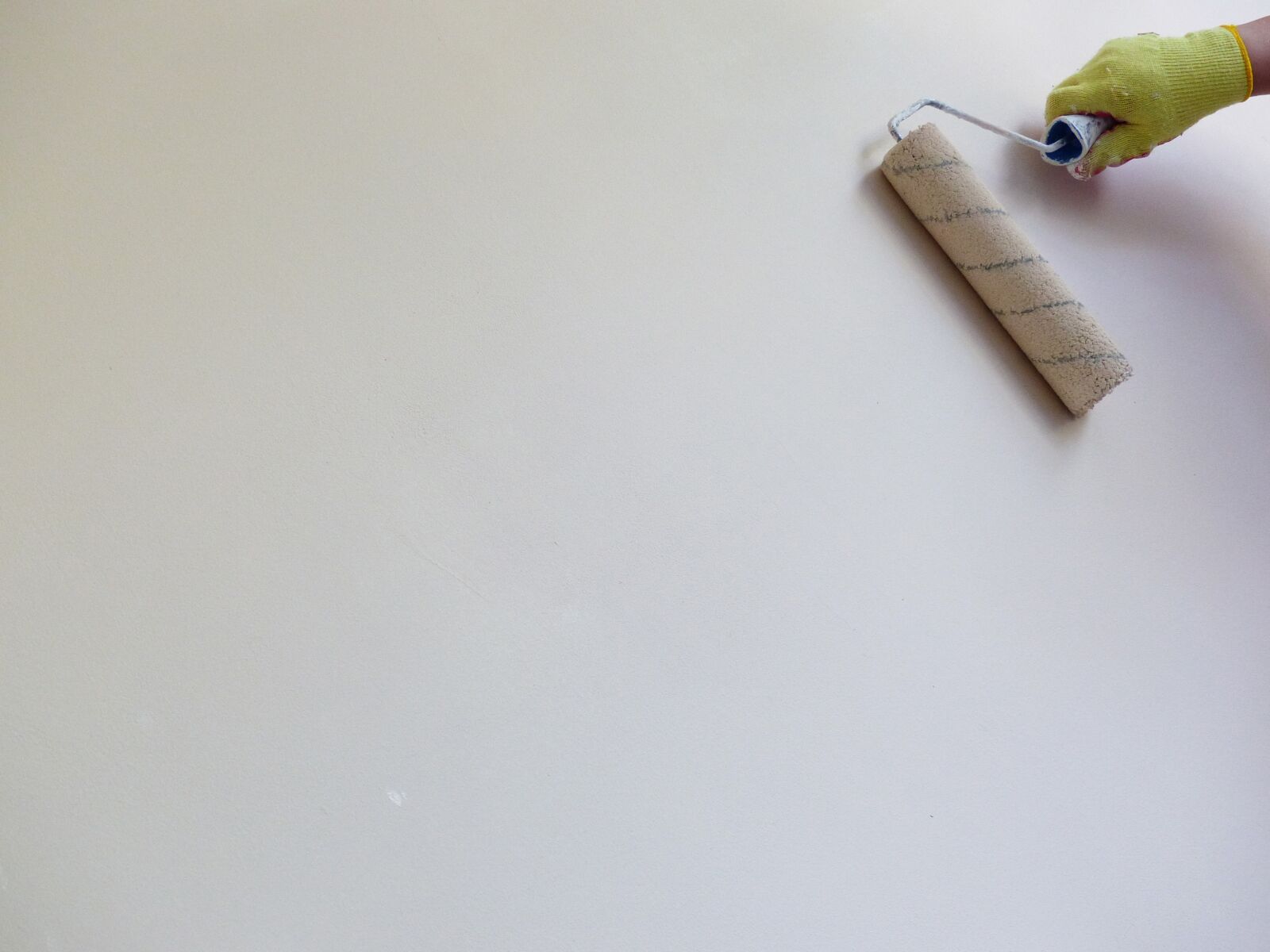 Panasonic Lumix DMC-FZ200 sample photo. Painting, white wall, paint photography