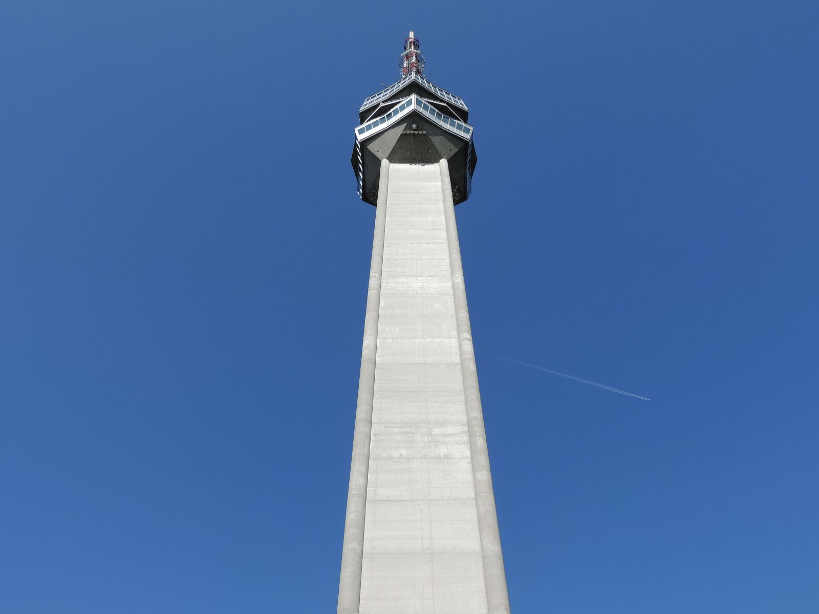 Nikon Coolpix P520 sample photo. Capital city, obelisk, serbia photography