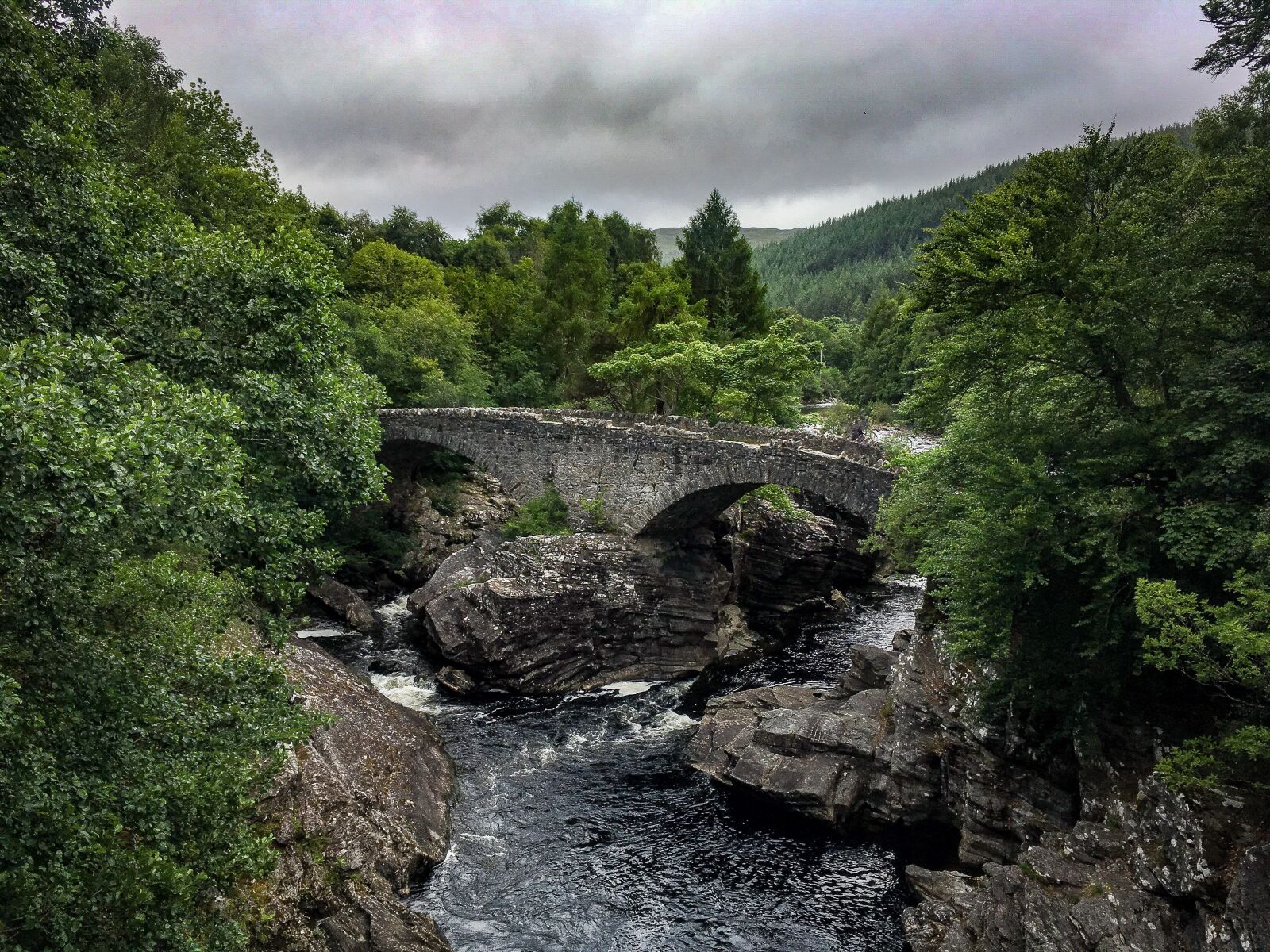 iPhone SE back camera 4.15mm f/2.2 sample photo. Scotland, great glen way photography