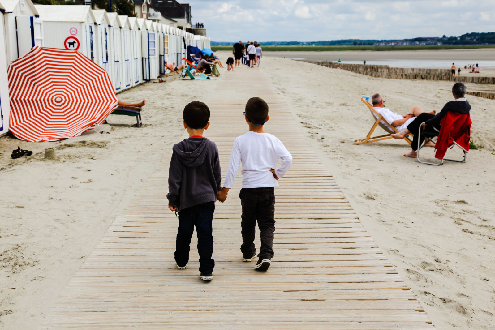 Canon EF 24-105mm F4L IS USM sample photo. Beach, children, sand photography