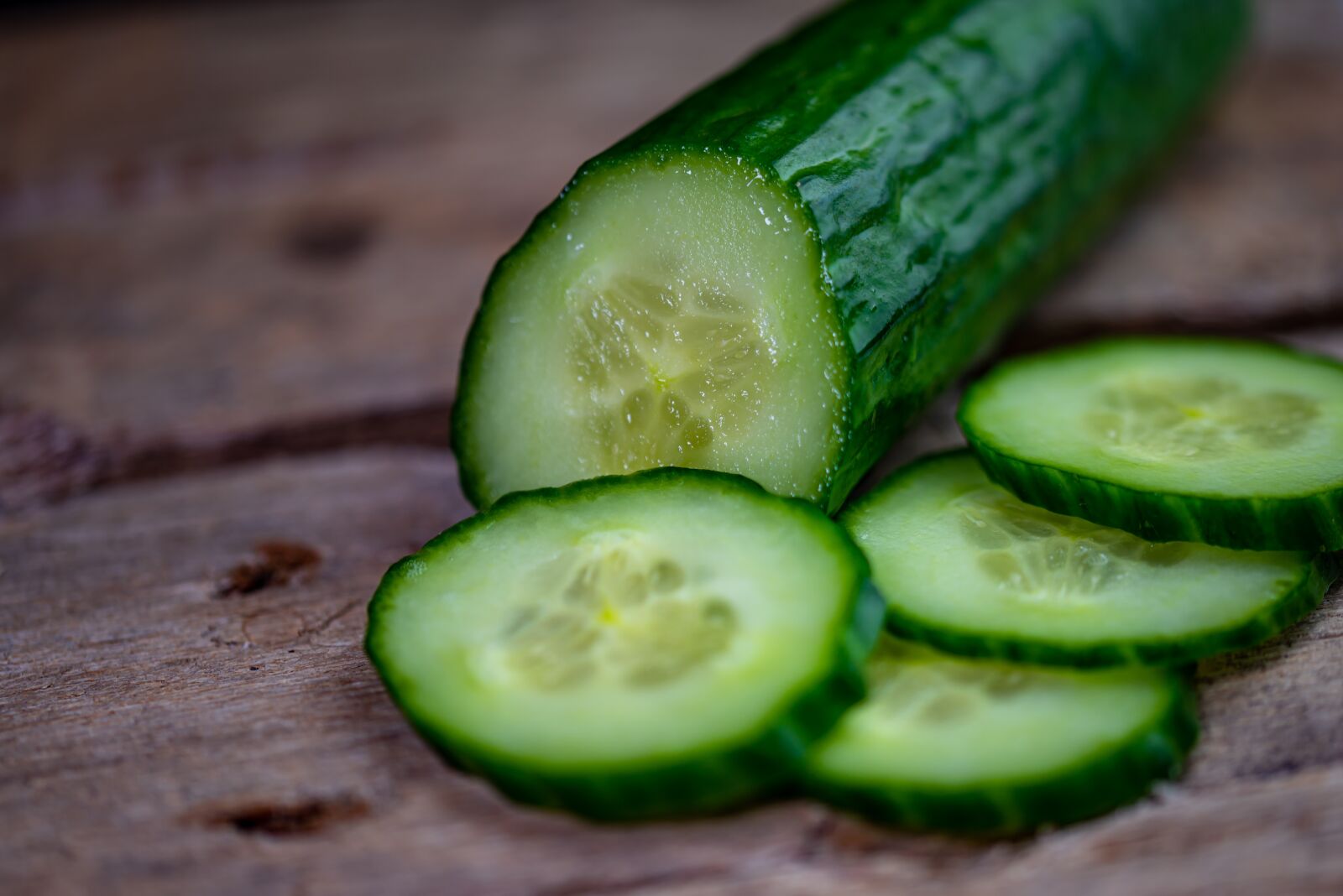 Nikon D610 sample photo. Cucumber, cucumber slice, cutting photography