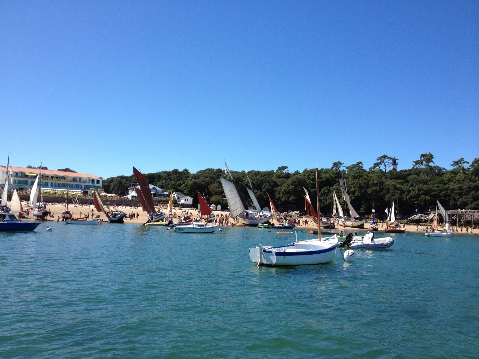 Apple iPhone 4S sample photo. Boat, sea, blue photography