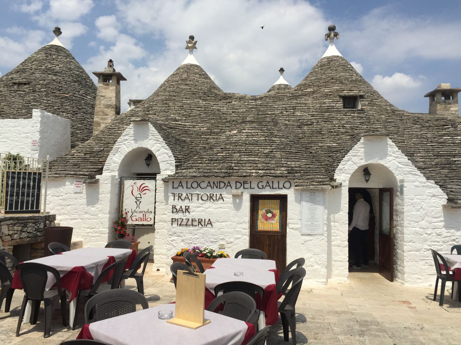 Apple iPhone 6 sample photo. Puglia, restaurant, trulli photography