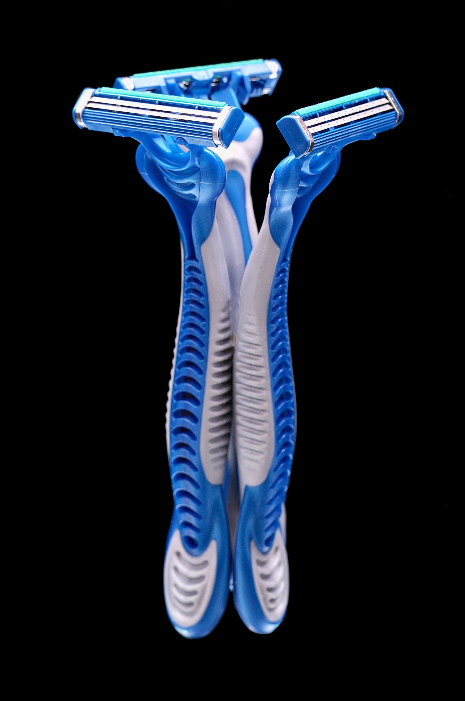 Nikon D7000 sample photo. Razors, sharp, shaving photography