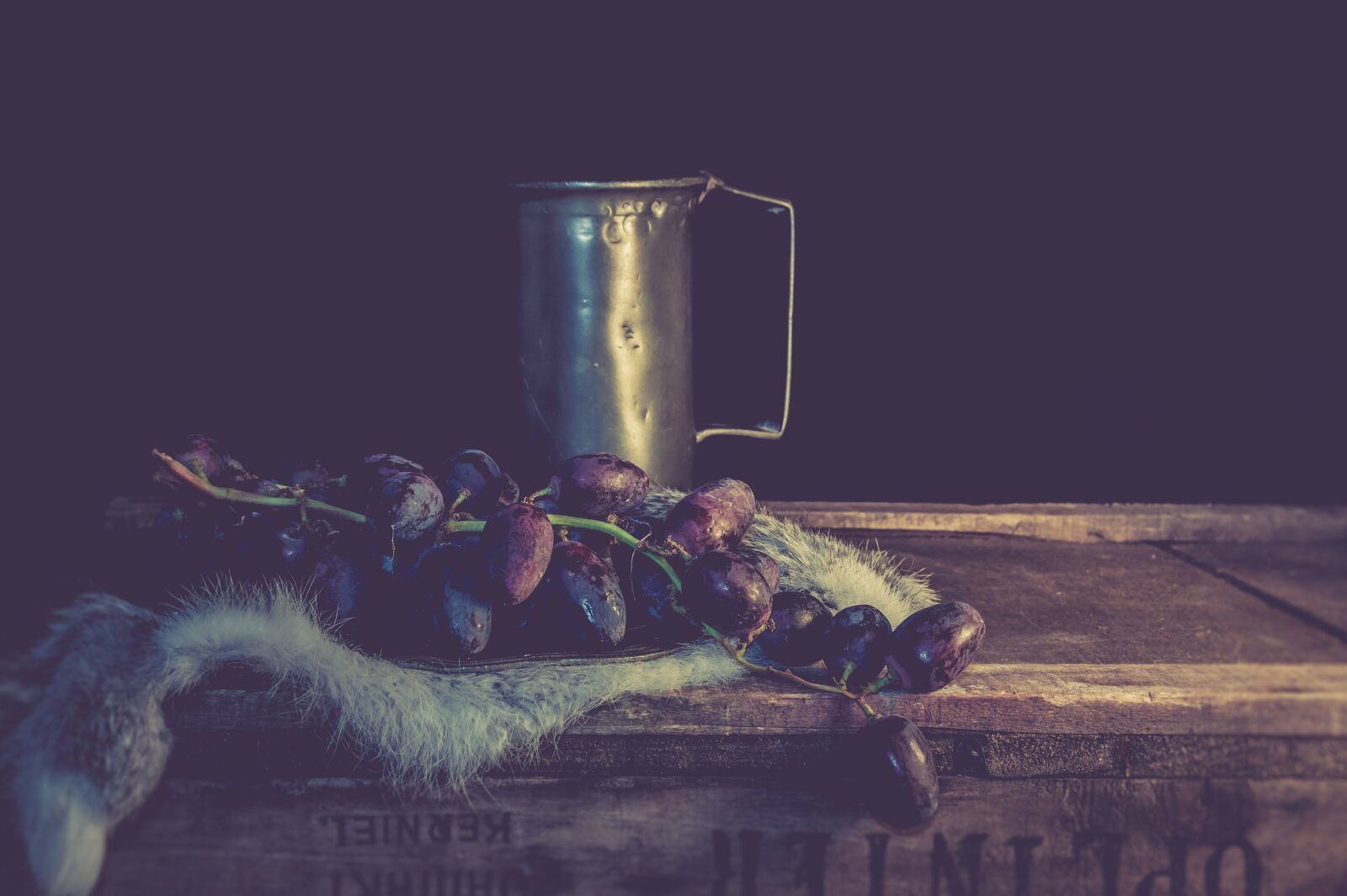 Sony SLT-A58 sample photo. Vintage, stillleven, grapes photography