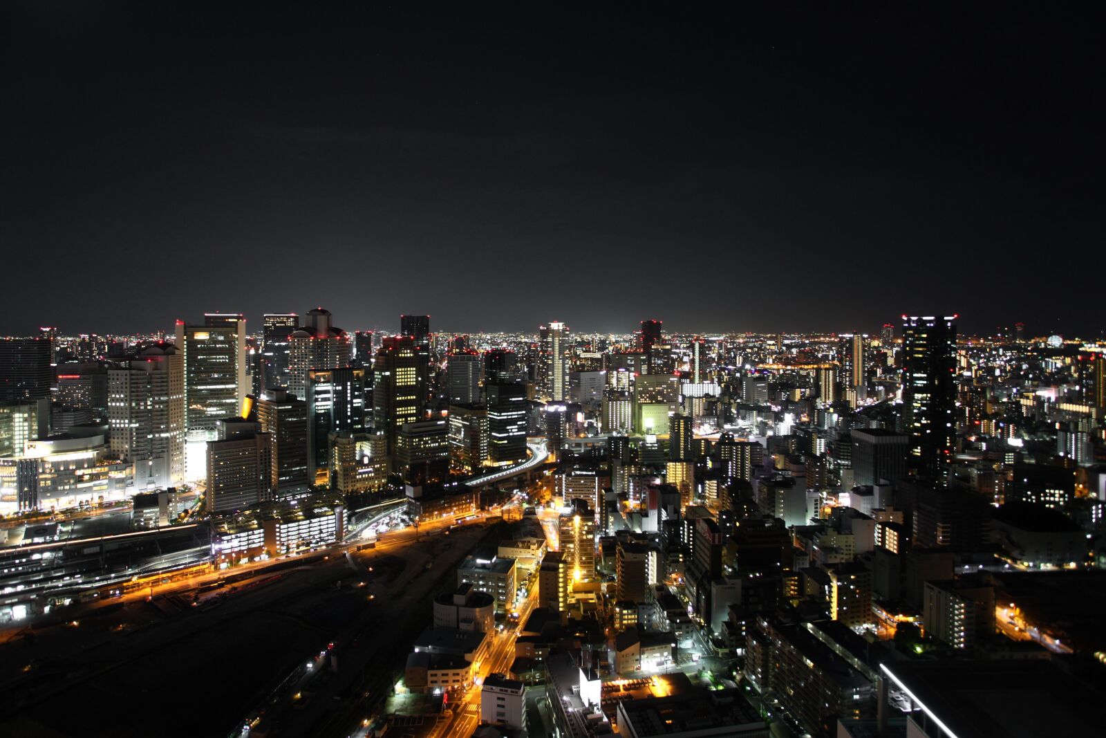 Canon EOS 5D Mark II sample photo. Night, city, city at photography