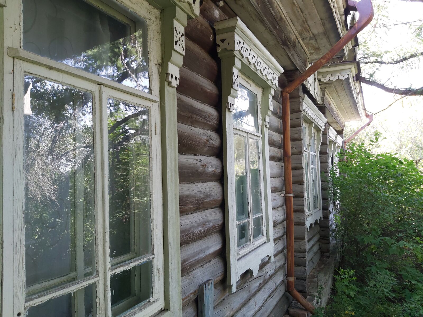 Samsung Galaxy A70 sample photo. House, wood, old photography