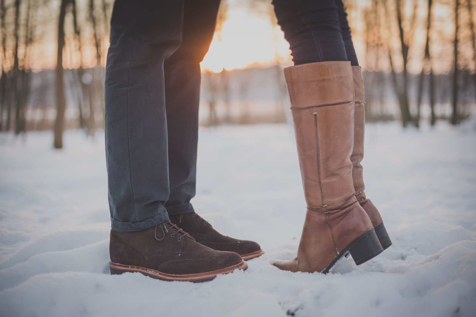 Canon EOS 6D + Canon EF 50mm F1.8 II sample photo. Couple, shoes, winter, snow photography